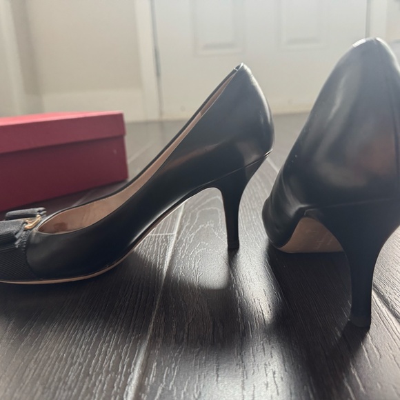 Salvatore Ferragamo black Napa leather heel- Very good condition with Size 7 - Picture 3 of 5